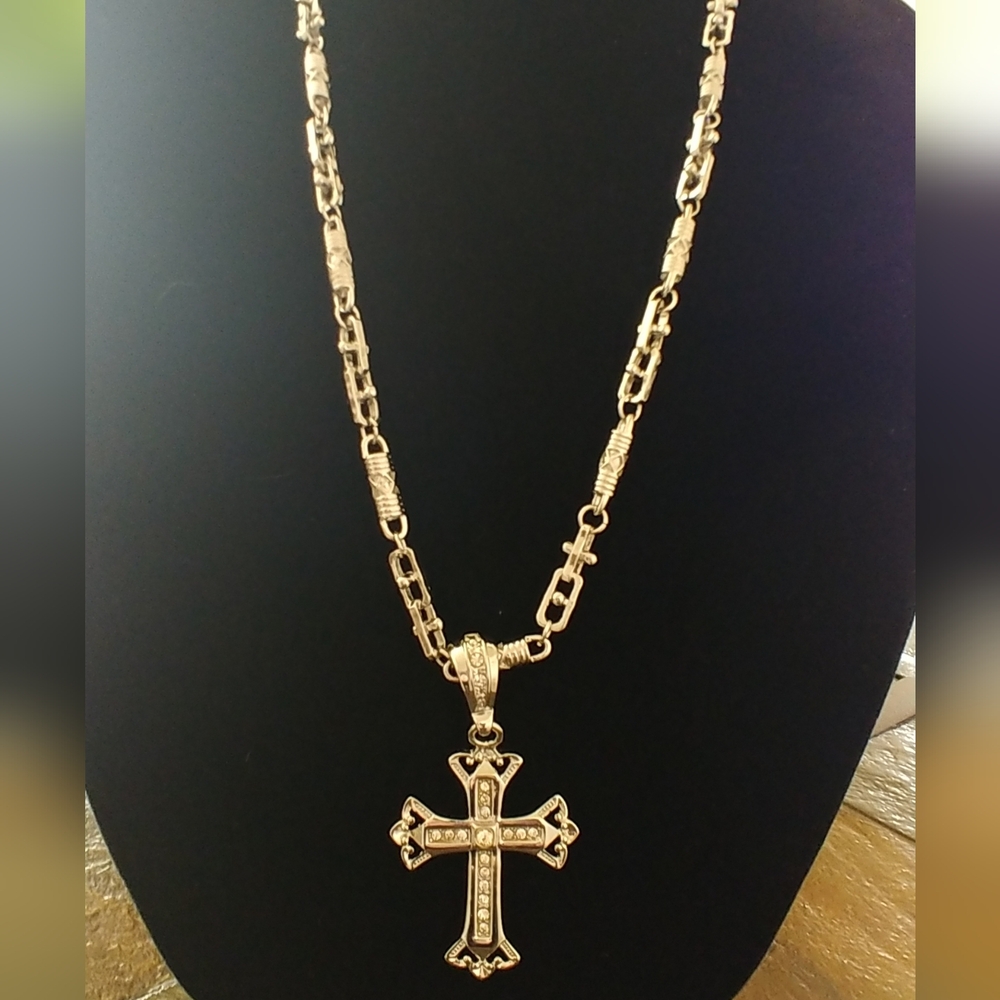 Elegant Silver Cross Pendant Necklace
